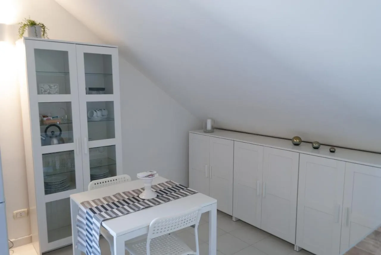Apartmán La Mansarda Di Nemi Trapani 0*,  Itálie